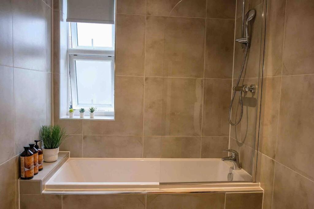Garden Of Eden 1 Bedroom Flat In Fishponds Μπρίστολ Εξωτερικό φωτογραφία